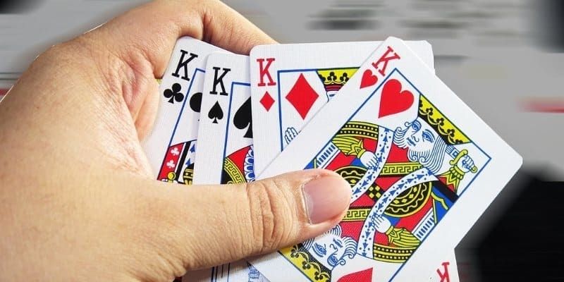 Câu hỏi thường gặp khi đánh bài tiến lên ăn tiền